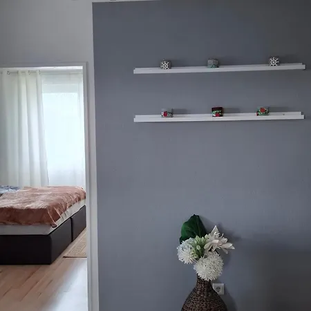 公寓 3 Am Wildpark 普福尔茨海姆